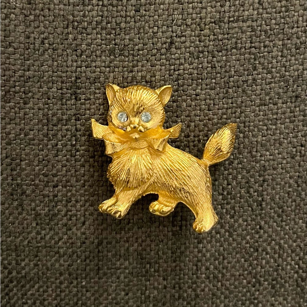 Vintage Gold Tone Cat Brooch